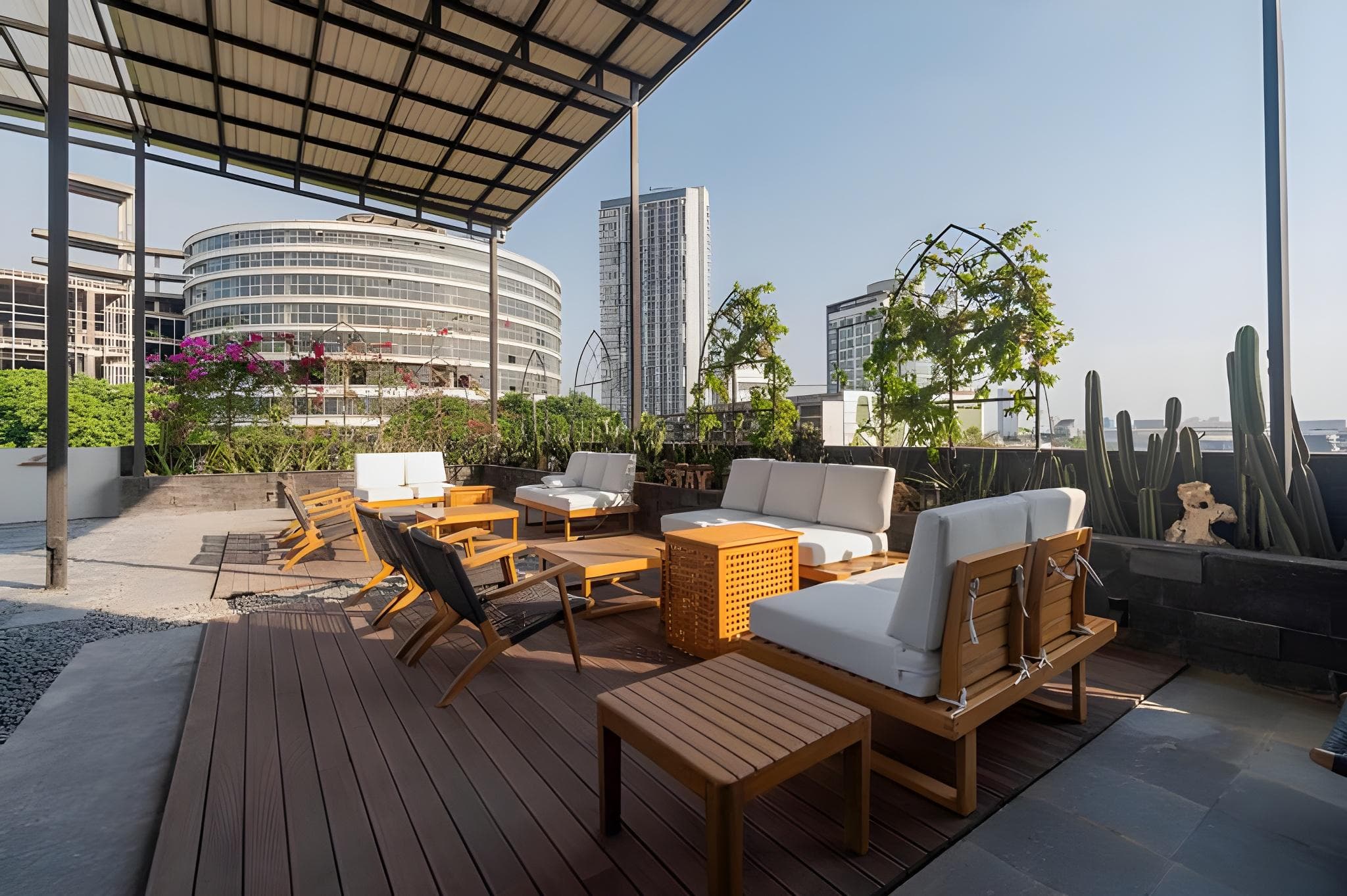 Rooftop garden at Stay.vie Dinoyo Prime Hotel & Co-Living